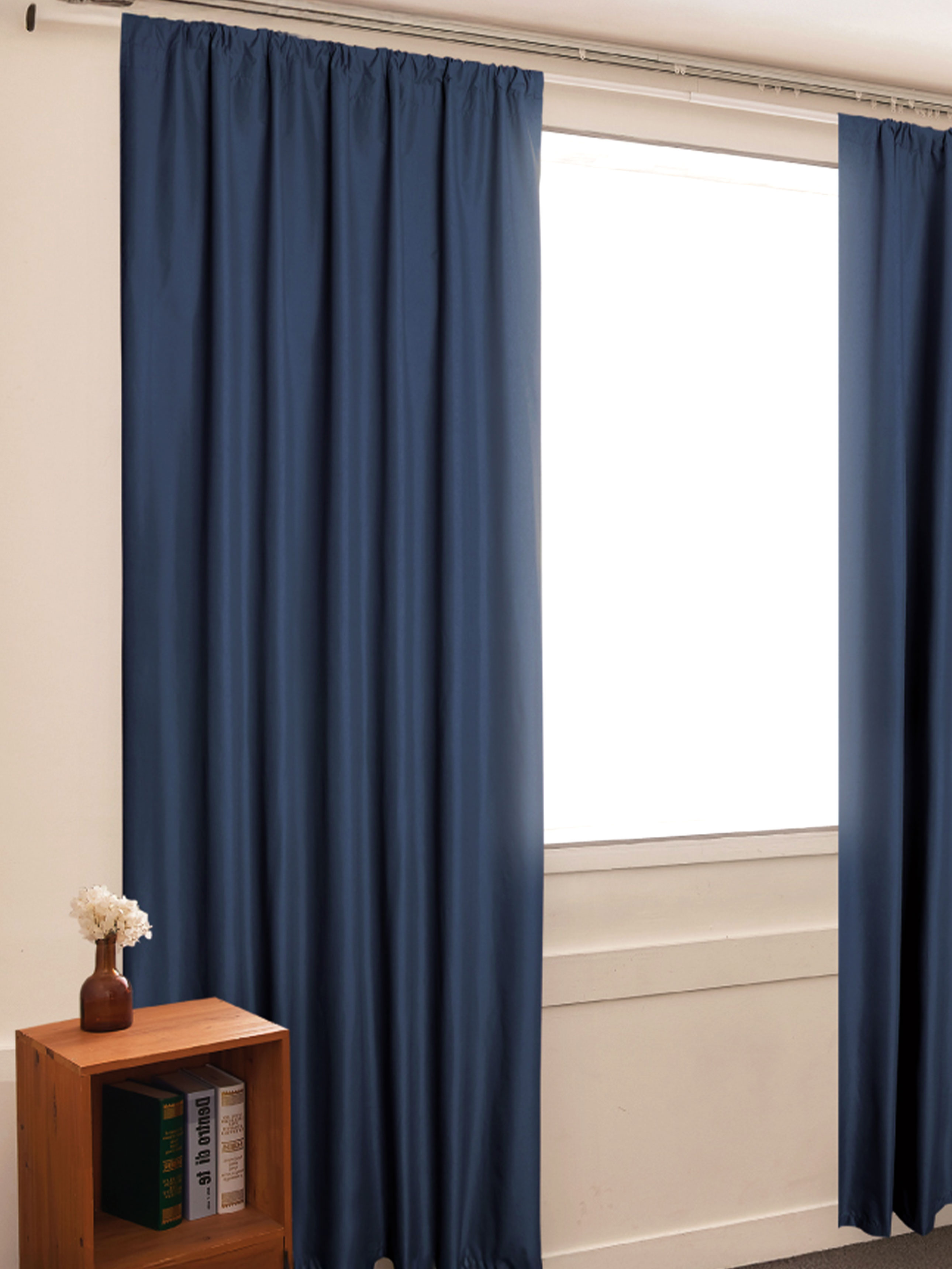 Long blackout curtain hooked type 140