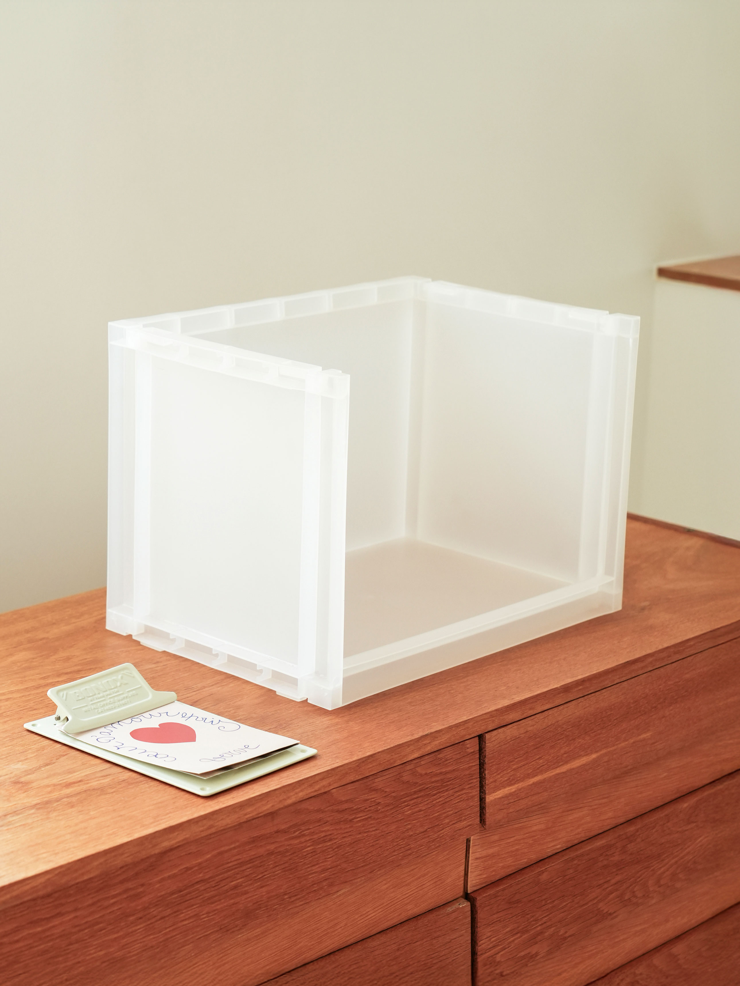 Translucent laminated organizer high 37