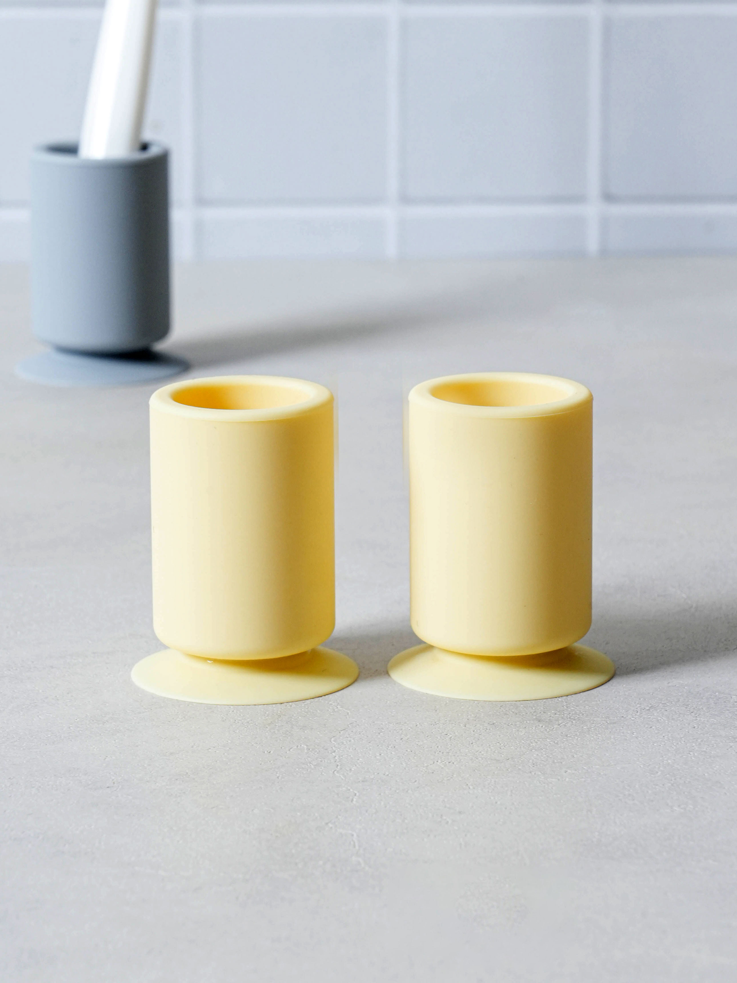 Adsorption silicone toothbrush holder (2 packs) yellow