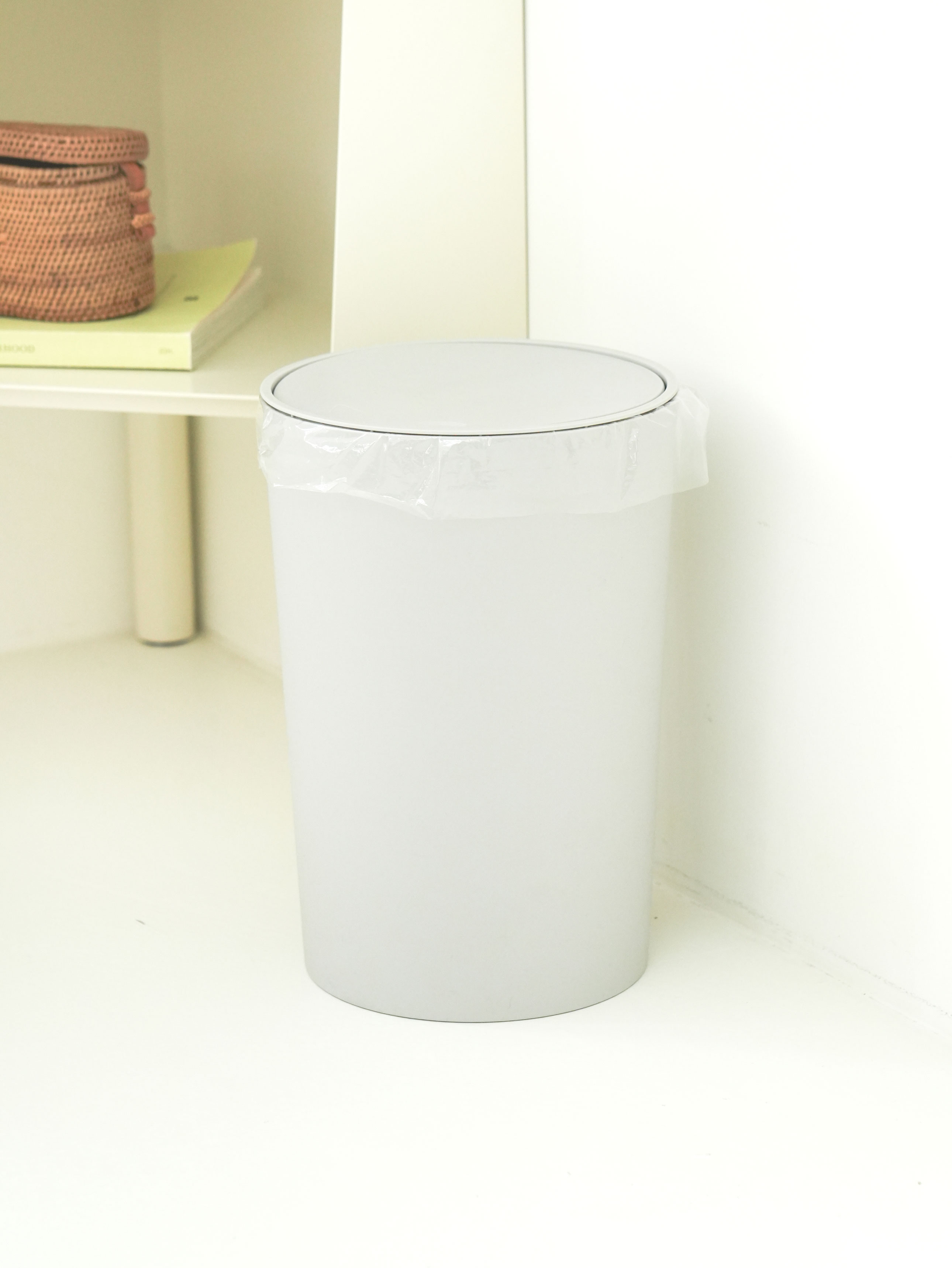 원통형 스윙 휴지통 7.5 L