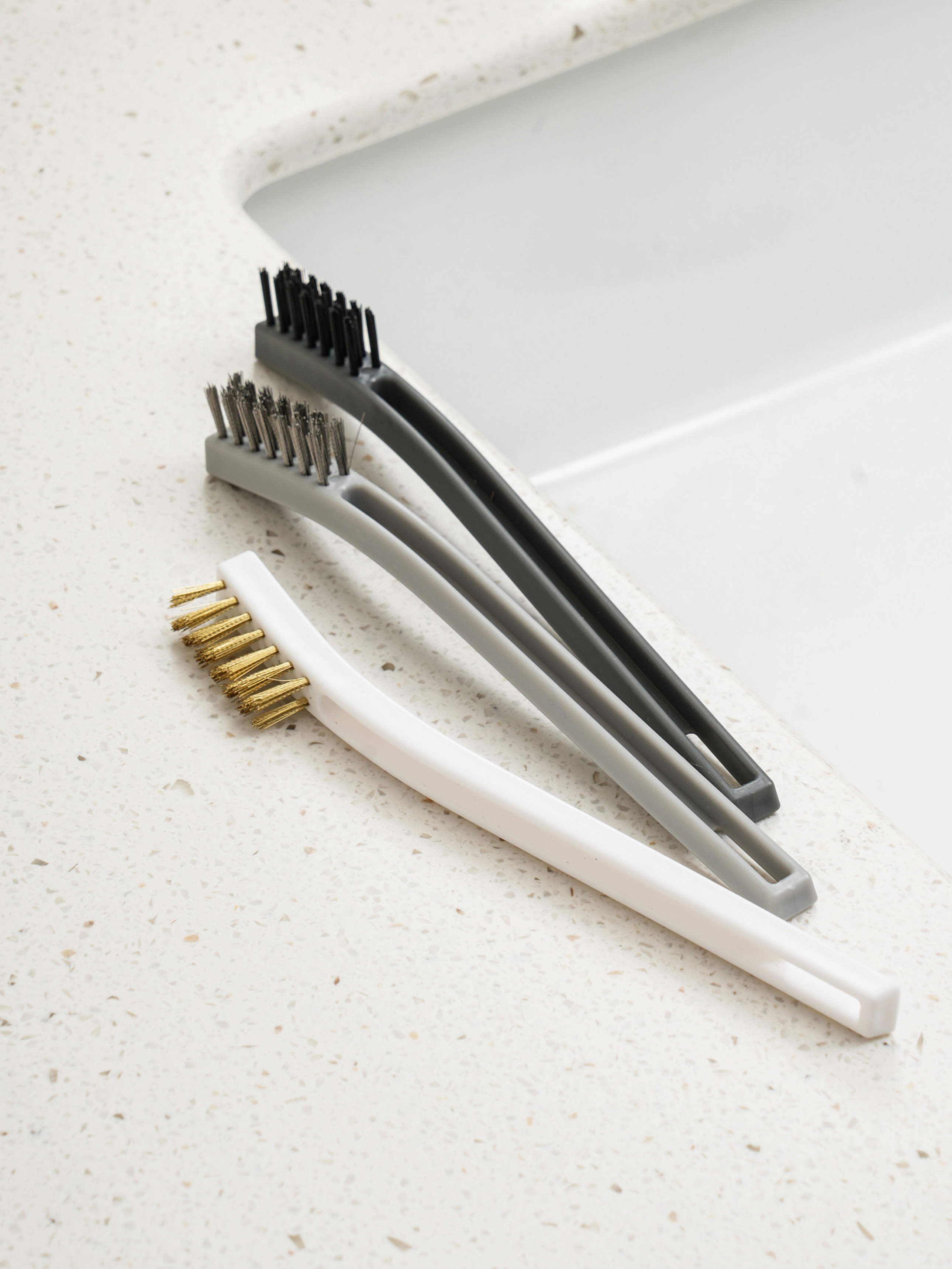 Multi-purpose crevice cleaning brush (3 pieces)