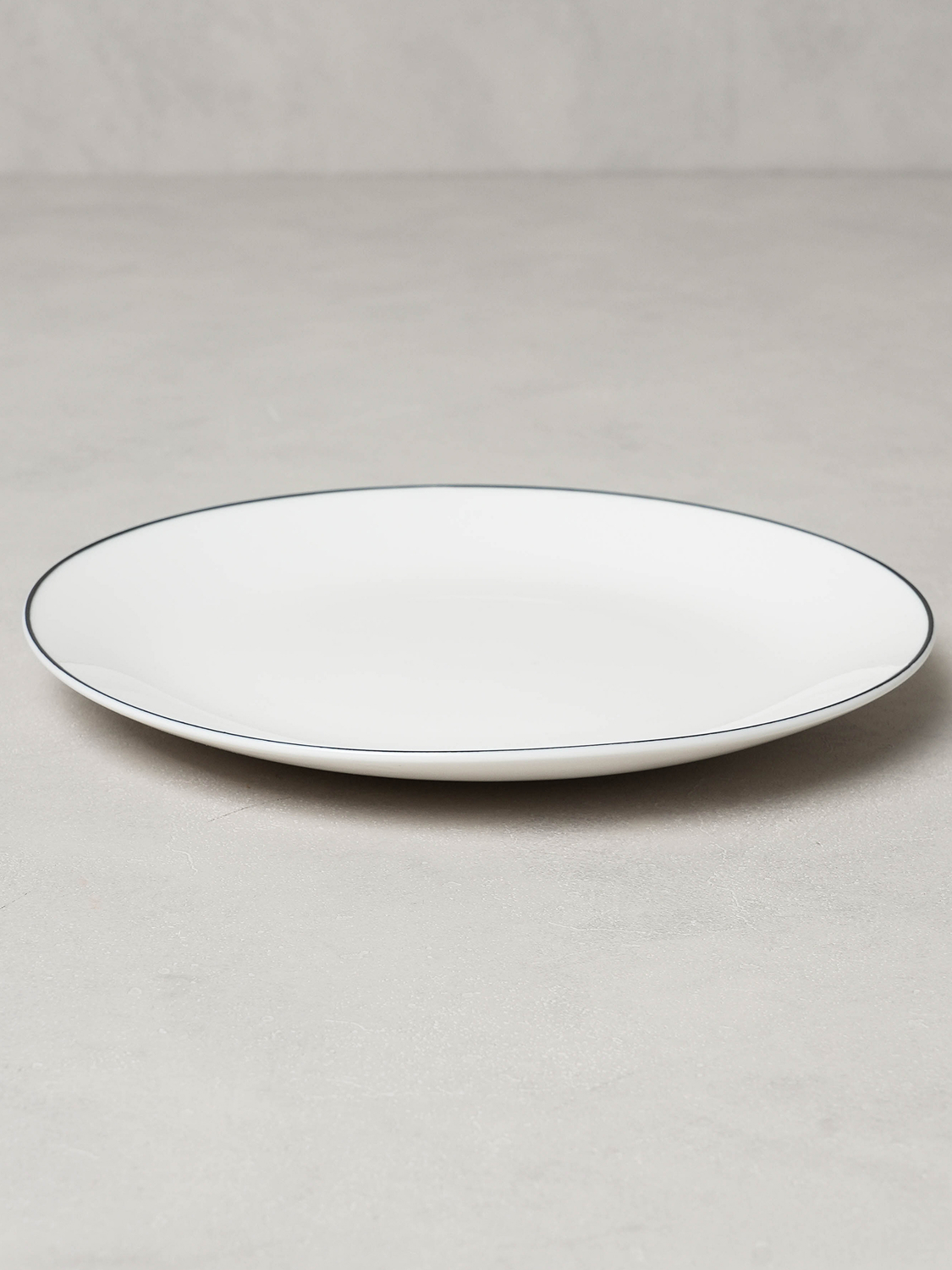 블랙 테두리 라인 접시 18.5 cm